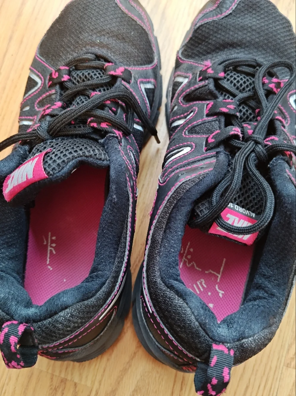 Nike Air Alvord 10 Trail Running Shoes Black Pink Silver Women’s 8.5